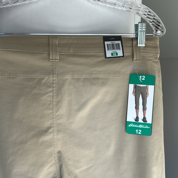 Eddie Bauer size 12 beige color casual capri pants never worn new - Picture 3 of 3